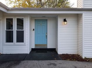 223 Lexington Dr, Bolingbrook, IL 60440