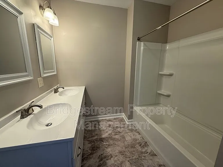 921 S Kent Ln — Photo 8