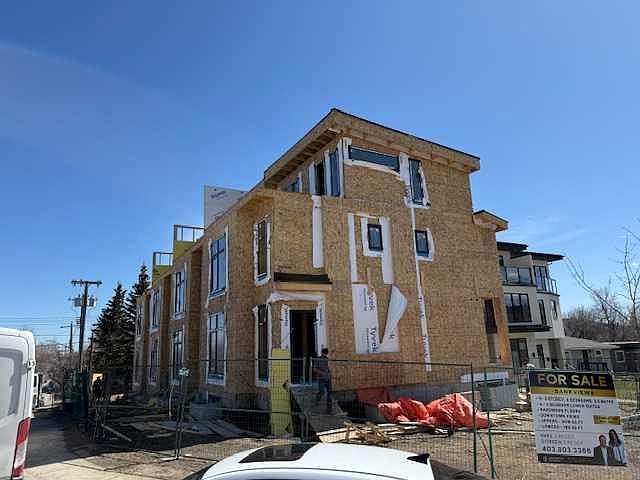 2nd image of 1917 N 25th Ave SW
