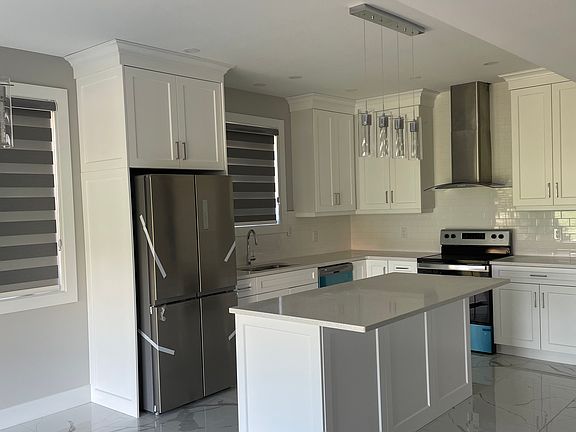 2nd image of 811 Keil Dr S