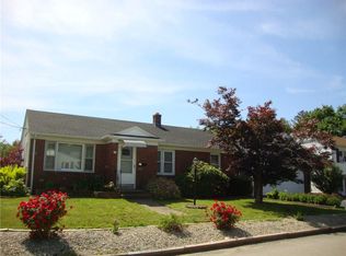 29 Whipple Ct, North Providence, RI 02911