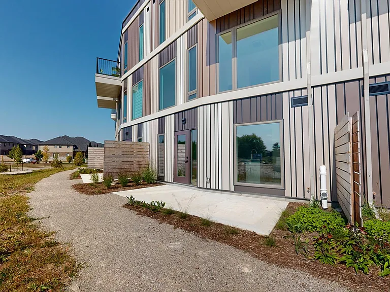2082 Lumen Dr #107B — Photo 46