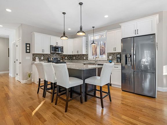 2nd image of 19 Jefferson Drive