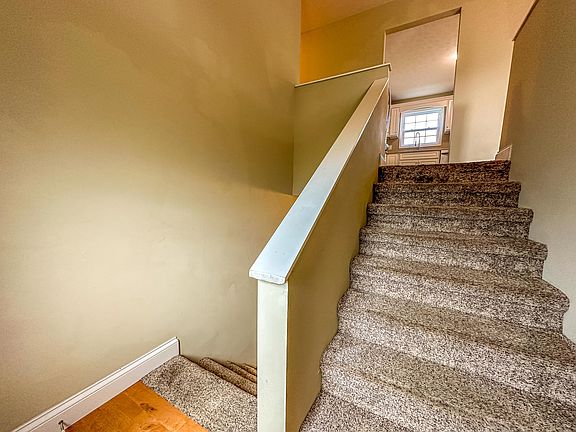 4th image of 170 Hickory Hill Dr