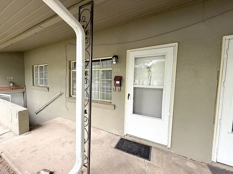 111 E Plum St — Photo 14