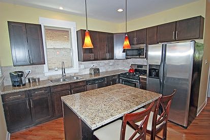 4th image of 2326 S 60th Ct