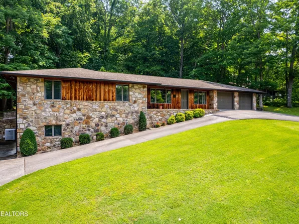 3837 Twin Island Dr, Maryville, TN 37804