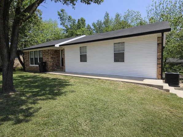 1912 N Parkway St, Corinth, MS 38834