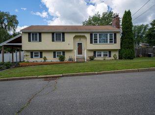12 Brad Ct, Manchester, NH 03103