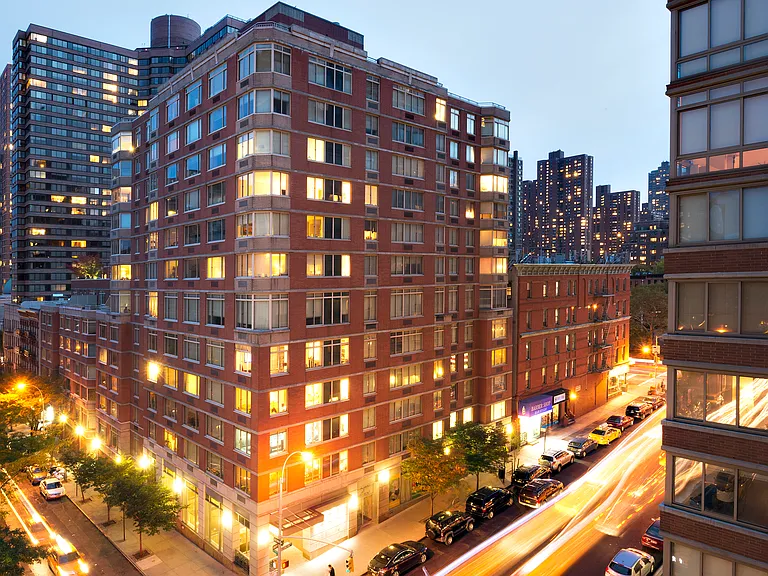 1501 Lexington Ave #8G — Photo 6