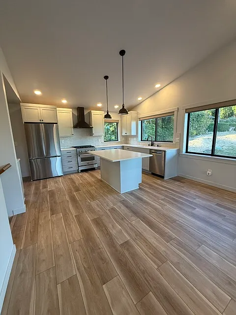 2 bed, 2595 sqft, $3,750 — Photo 1