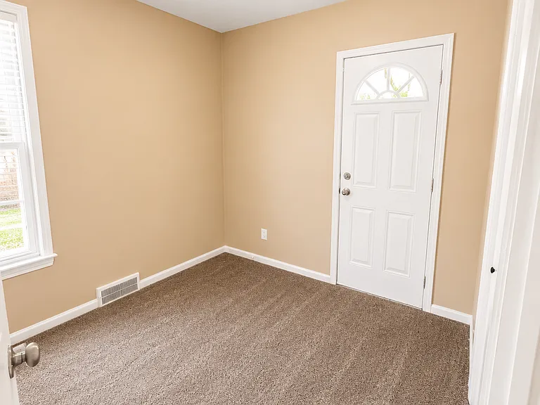 6326 Neff Rd — Photo 7