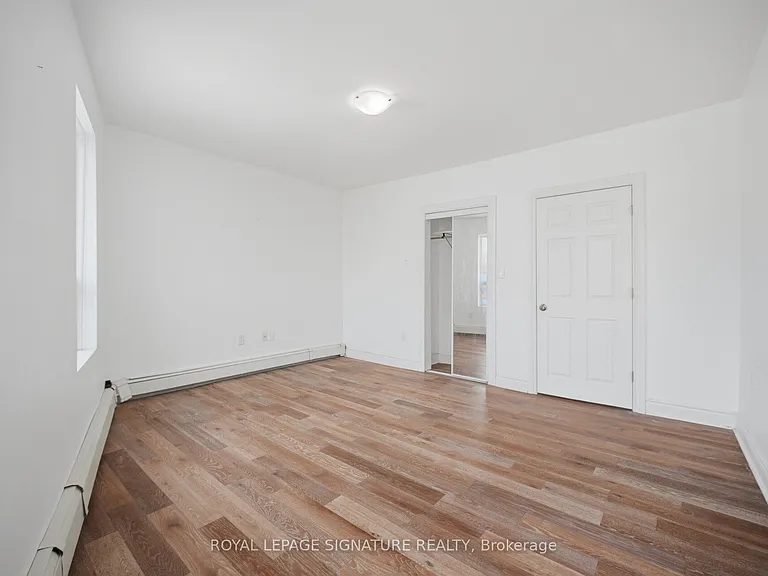 3331 Dundas St W — Photo 14