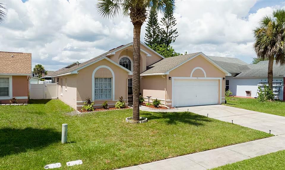1st image of 751 Country Woods Cir
