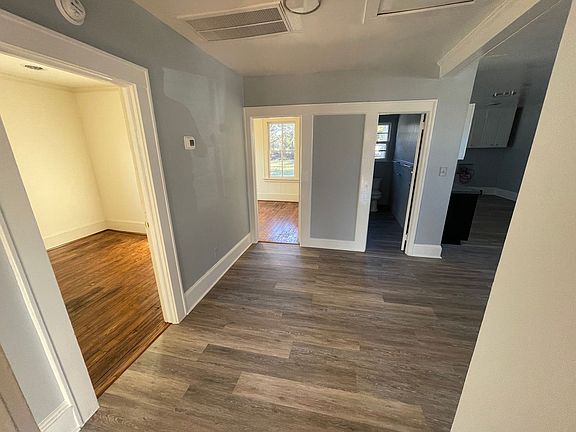 3rd image of 4128 Sunset Ave
