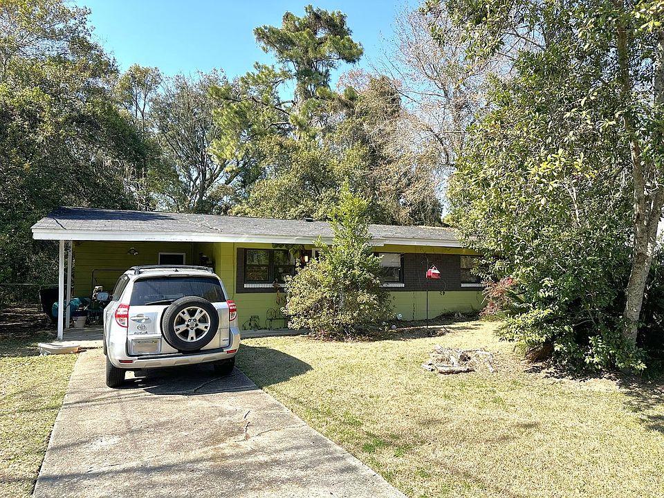 1st image of 410 Essex Dr
