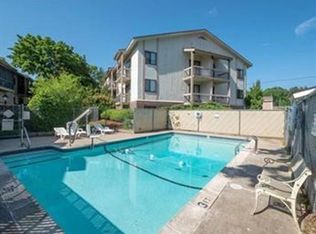 1461 Pawtucket Blvd #11, Lowell, MA 01854