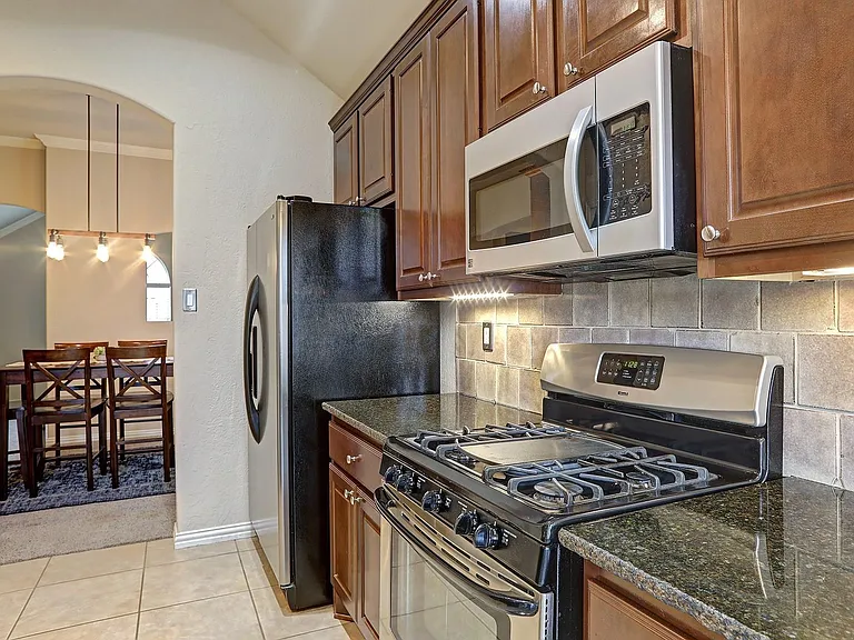 2440 Deerwood Dr — Photo 21