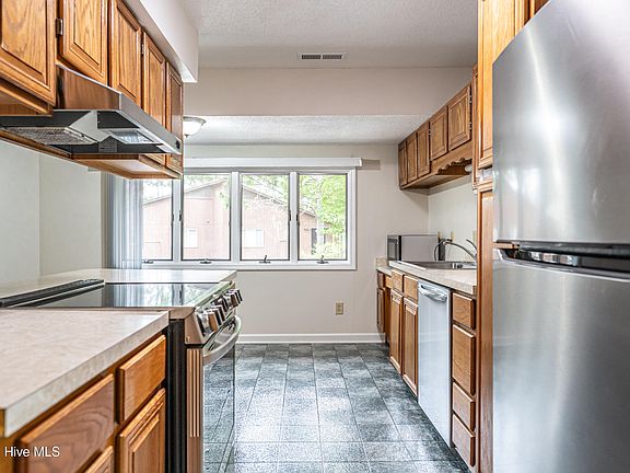 4th image of 504 Fairway Court