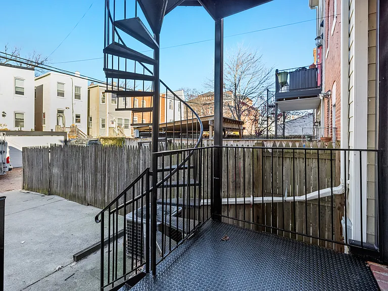 52 Q St NE #1 — Photo 14
