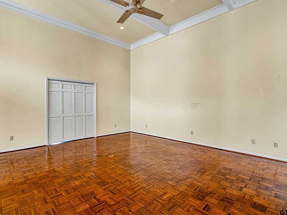 5th image of 817 Woodhall Ct