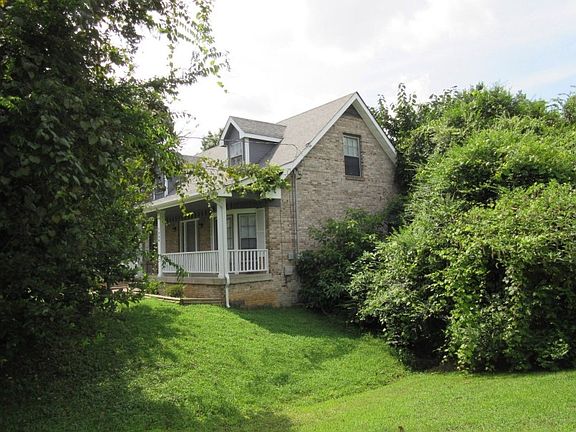 2nd image of 1004 Foxmoor Dr