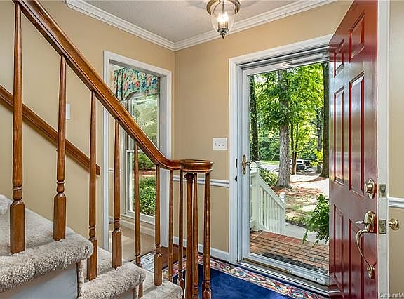 4th image of 5120 Camilla Dr