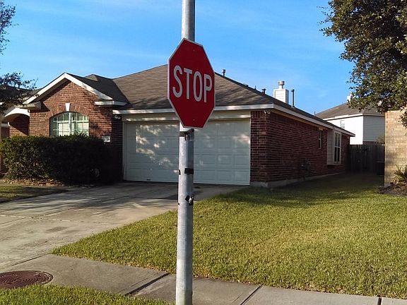 3rd image of 11826 Canyon Falls Dr