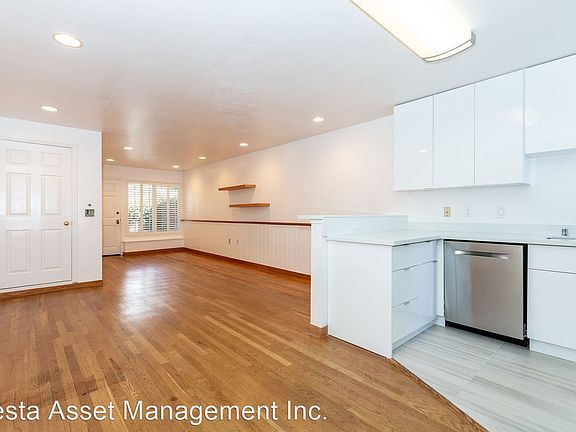 4th image of 380 Bartlett St #101