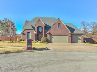 1101 Tower Cir, Bartlesville, OK 74006