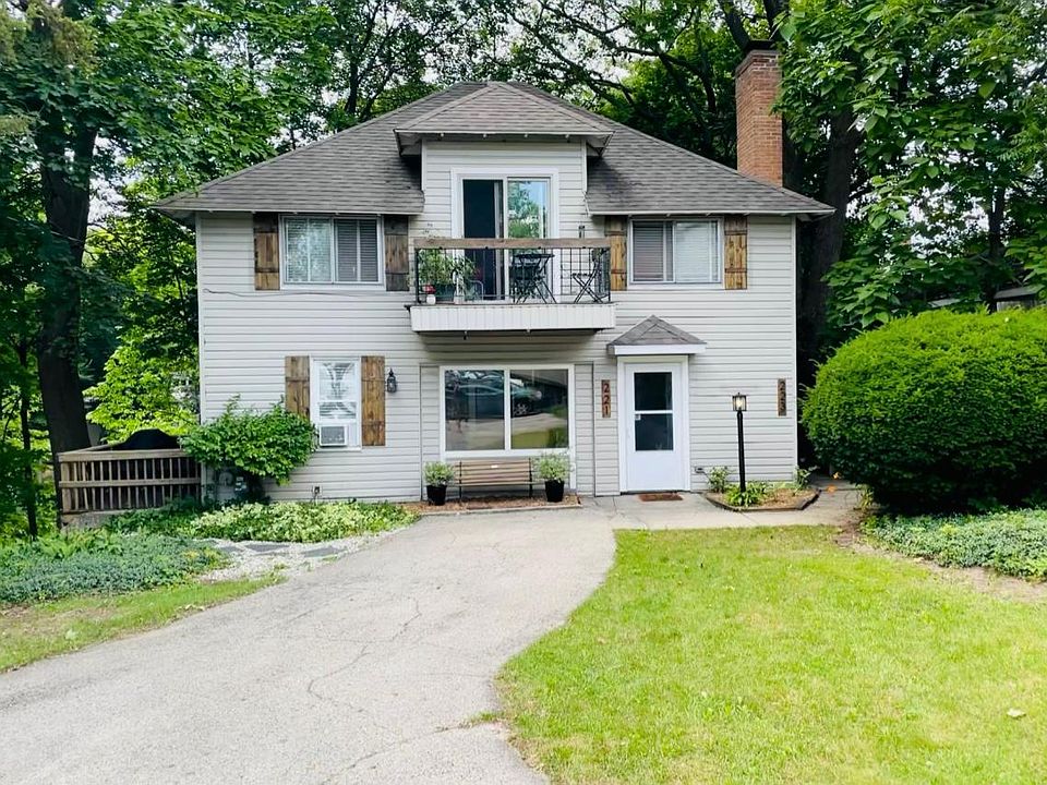 1st image of 223 Sunset Ave NW