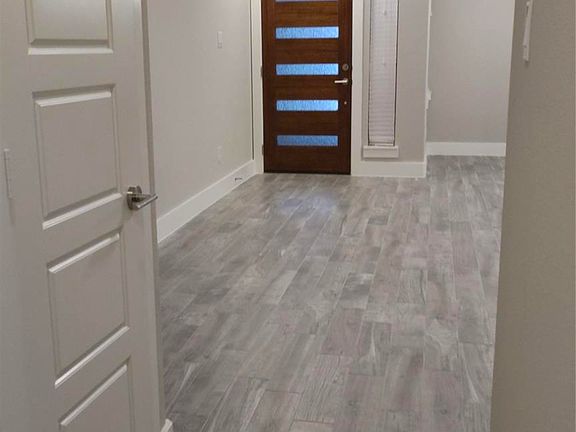 3rd image of 813 Eaglescliffe Lndg #813