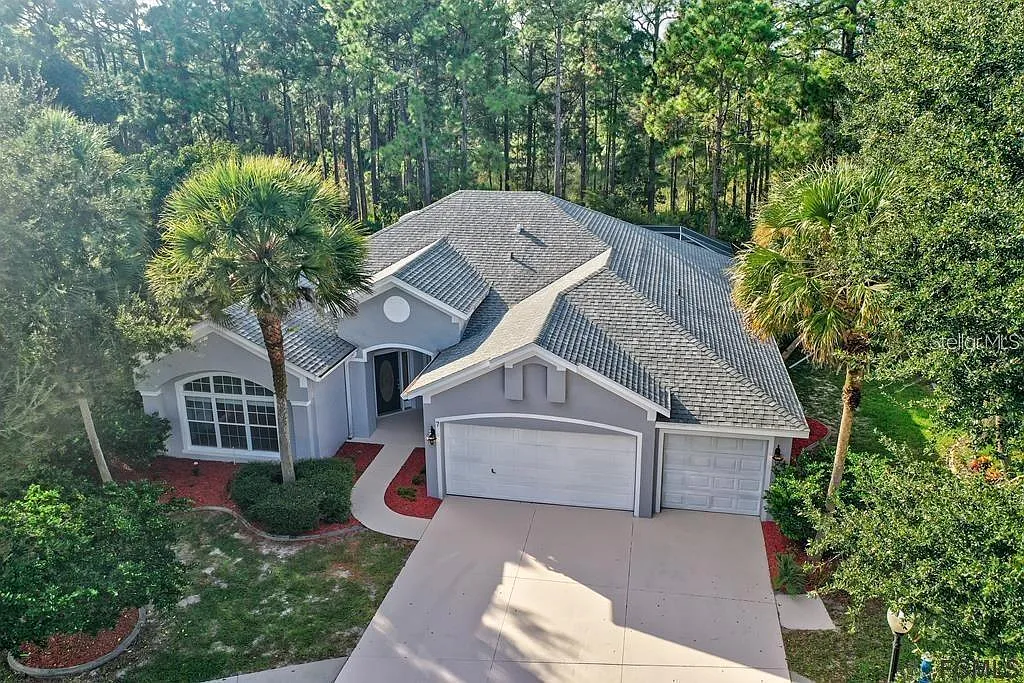 4 bed, 3.0 bath, 2466 sqft, $3,200 — Photo 2