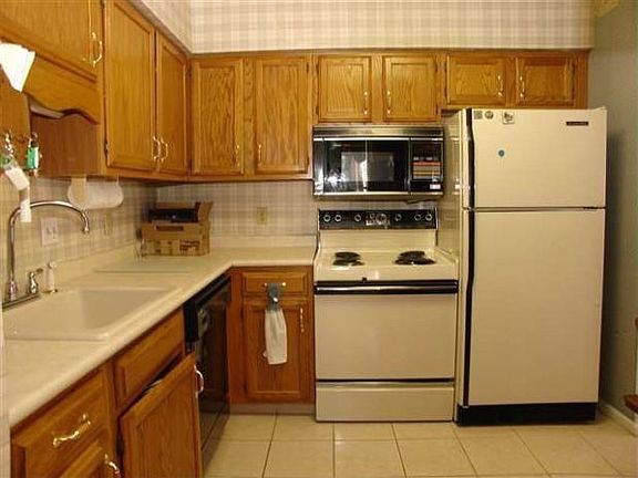 2nd image of 4016 Chaucer Pl