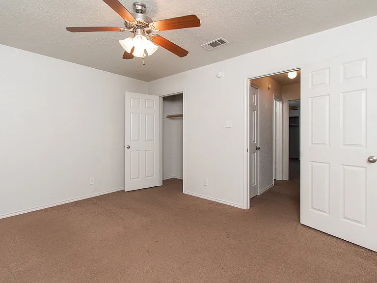 3902 Bolivar Dr — Photo 13