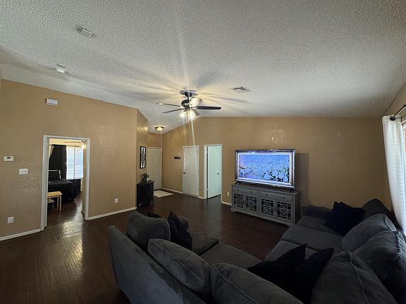 3rd image of 6348 E 45th St