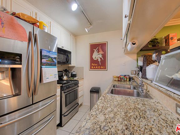 4th image of 7035 Woodley Ave Unit 113
