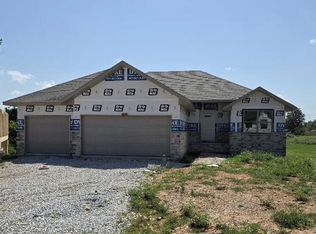 633 W Arbor Glenn Dr, Nixa, MO 65714