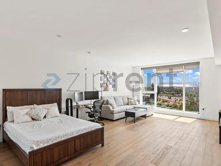 188 W Saint James St #10710 — Photo 6