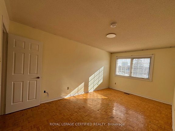 3rd image of 2 Kingsplate Cres Floor 2