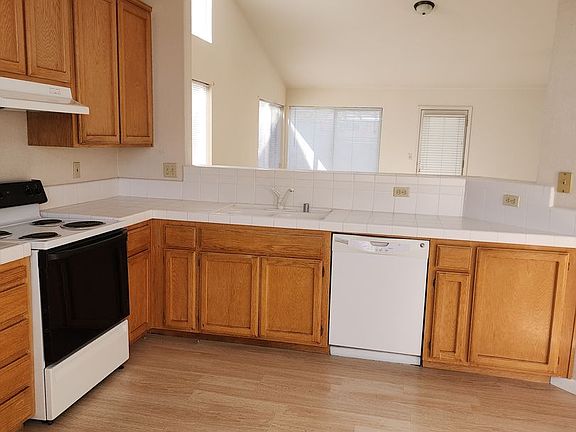 2nd image of 3313 Saddle Creek Ln