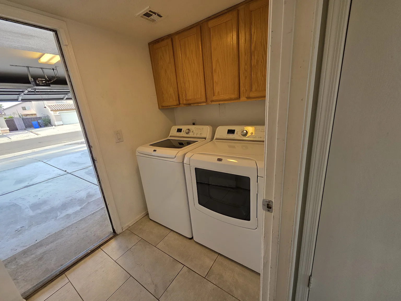 10381 W Amelia Avenue — Photo 4