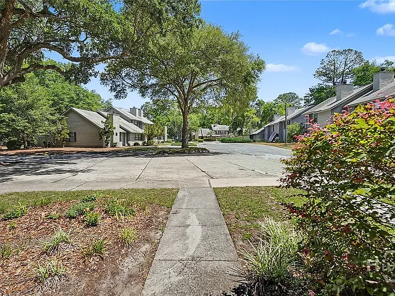102 Hidden Lake Ct — Photo 9