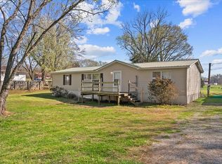 46 Pine St W, Chatsworth, GA 30705