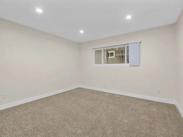 Lombardi Apartments — Photo 85