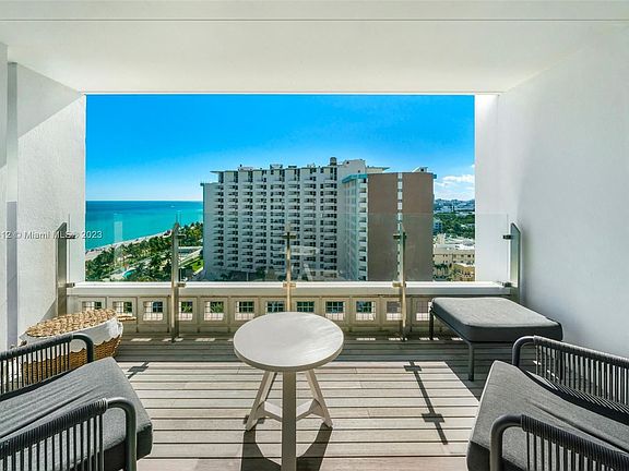 4th image of 2901 Collins Ave #1204