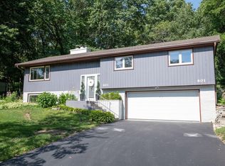 601 Lee Ct, Waukesha, WI 53186