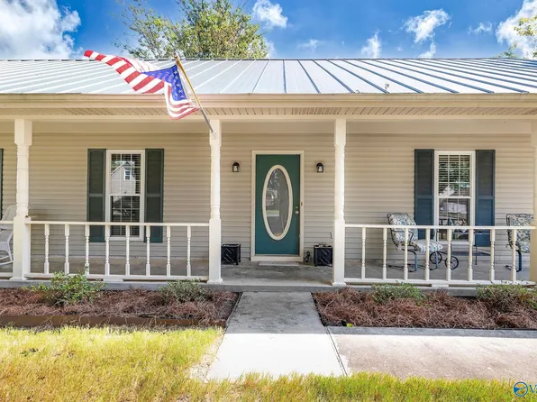 612 Fairlane Dr SW, Hartselle, AL 35640