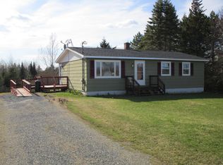 32 Allen St, Presque Isle, ME 04769