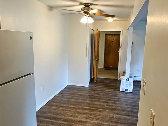 4th image of 14 Auburn Rd #8